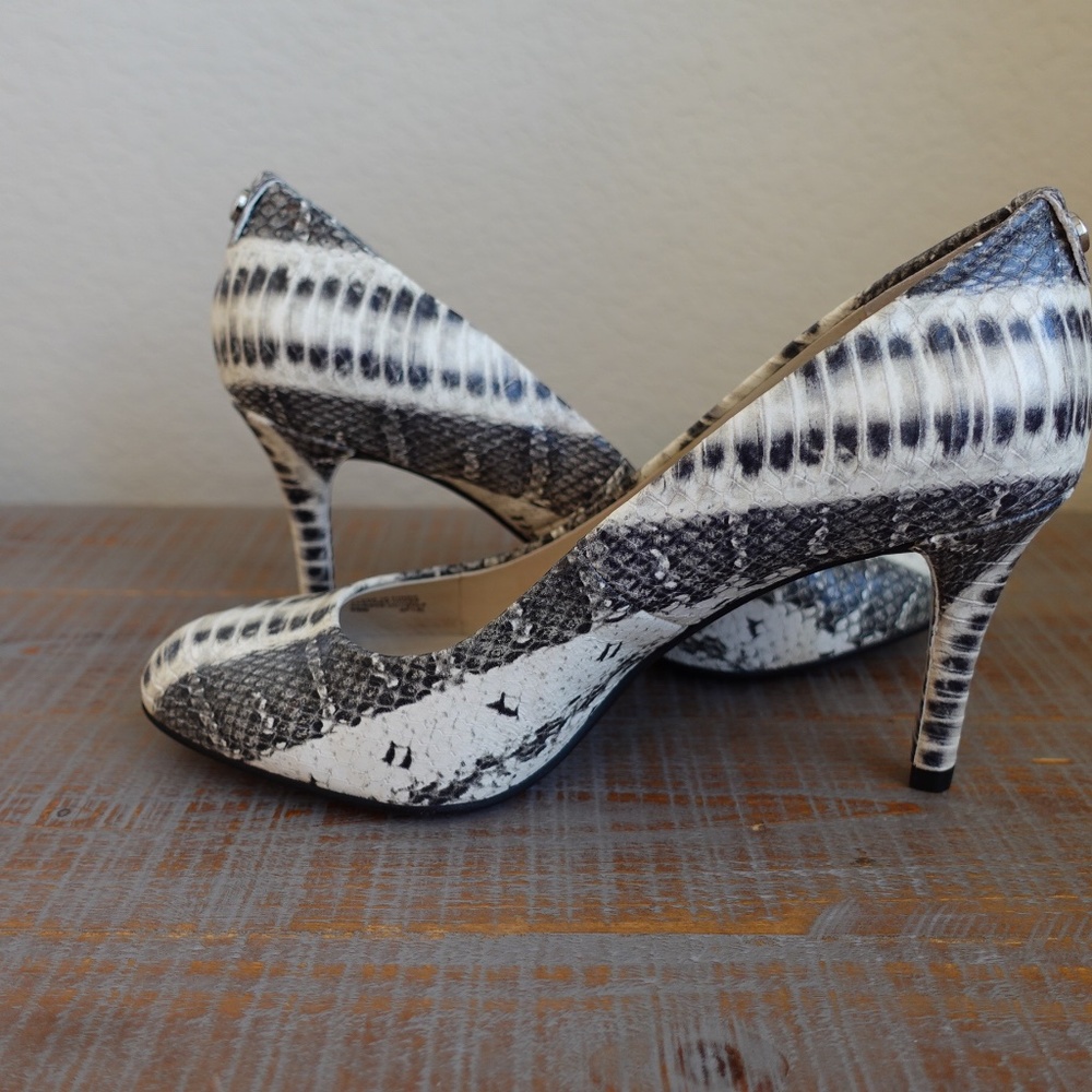 MICHAEL Michael Kors Snake Print Pumps - Picture 7 of 10